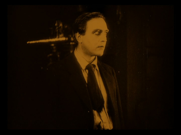 Le comédien Walter Brügmann dans le film allemand muet Schlagende Wetter (Grisou, 1923) de Karl Grune
