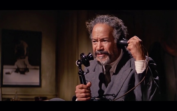 Frank Silvera dans le film de gangsters The St. Valentine's Day Massacre (L'Affaire Al Capone, 1967) de Roger Corman