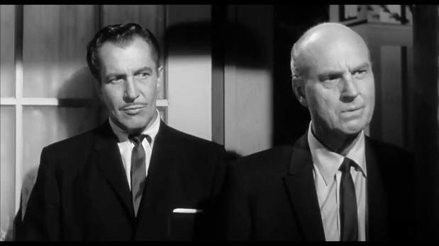 Vincent Price et Gavin Gordon dans le film policier américain The bat (Le masque, 1959) de Crane Wilbur