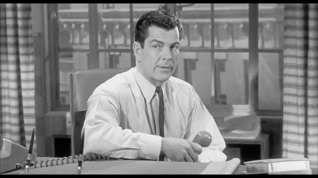 L'acteur John Bryant dans le thriller américain The bat (Le masque, 1959) de Crane Wilbur L'acteur John Bryant dans le thriller américain The bat (Le masque, 1959) de Crane Wilbur