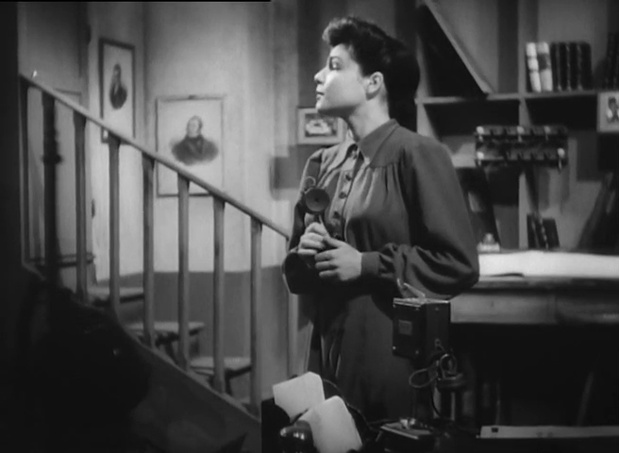 Simone Signoret dans le film Le bienfaiteur (1942) de Henry Decoin Simone Signoret dans le film Le bienfaiteur (1942) de Henry Decoin