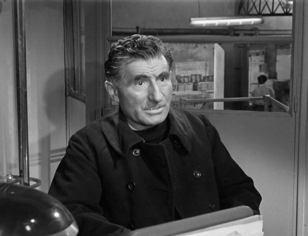 Marcel Péres dans le film Le sang à la tête (1956) de Gilles Grangier Marcel Péres dans le film Le sang à la tête (1956) de Gilles Grangier