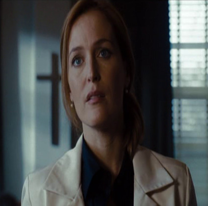 Gillian Anderson dans X-Files : Régénération Gillian Anderson dans X-Files : Régénération