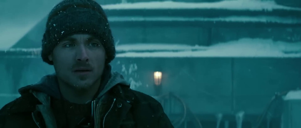 Kevin Zegers dans The colony (2013) de Jeff Renfroe Kevin Zegers dans The colony (2013) de Jeff Renfroe