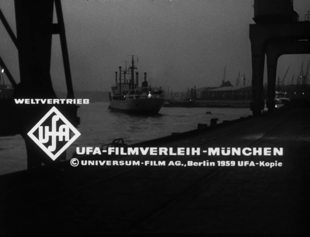 Sigle de la firme UFA dans le générique du film Das Totenschiff (Les mutins du Yorik, 1959) de Georg Tressler Sigle de la firme UFA dans le générique du film Das Totenschiff (Les mutins du Yorik, 1959) de Georg Tressler