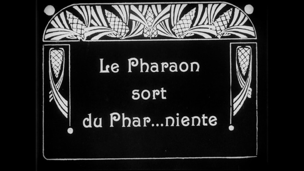 Carton dans le film Tut-Ank-Amen (1923) de Raymond Frau Carton dans le film Tut-Ank-Amen (1923) de Raymond Frau