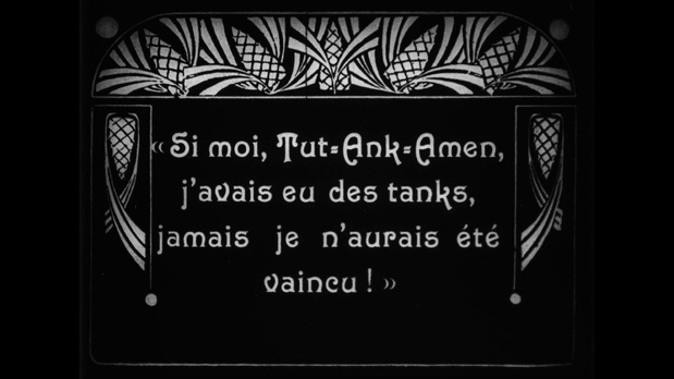 Carton dans le film muet français Tut-Ank-Amen (1923) de Raymond Frau Carton dans le film muet français Tut-Ank-Amen (1923) de Raymond Frau