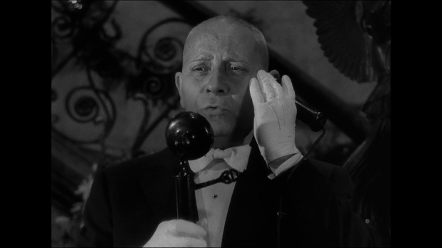 Erich Von Stroheim dans le film américain Sunset Boulevard (Boulevard du crépuscule, 1950) de Billy Wilder