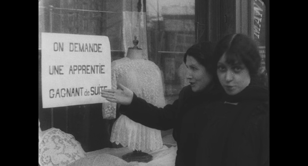 Musidora dans le film muet Les misères de l'aiguille (1914) d'Armand Guerra et Raphaël Clamour Musidora dans le film muet Les misères de l'aiguille (1914) d'Armand Guerra et Raphaël Clamour