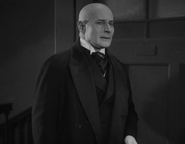 Le comédien Julius Falkenstein dans le film muet Ein Walzertraum (Rêve de valse, 1925) de Ludwig Berger Le comédien Julius Falkenstein dans le film muet Ein Walzertraum (Rêve de valse, 1925) de Ludwig Berger