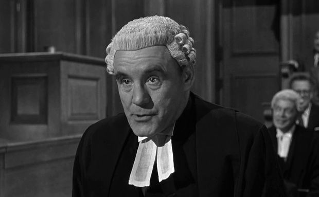 Torin Thatcher dans le film policier avec procès Witness for prosecution (Témoin à charge, 1957) de Billy Wilder Torin Thatcher dans le film policier avec procès Witness for prosecution (Témoin à charge, 1957) de Billy Wilder