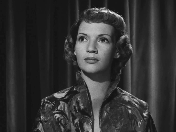 Renate Mannhardt dans le film italo-allemand La paura (La peur, 1954) de Roberto Rossellini Renate Mannhardt dans le film italo-allemand La paura (La peur, 1954) de Roberto Rossellini