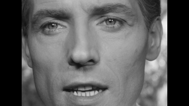 Edouard Dermit dans le film d'avant-garde Le testament d'Orphée (1960) de Jean Cocteau