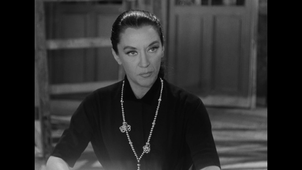 La comédienne Maria Casarès dans Le testament d'Orphée (1960) de Jean Cocteau La comédienne Maria Casarès dans Le testament d'Orphée (1960) de Jean Cocteau