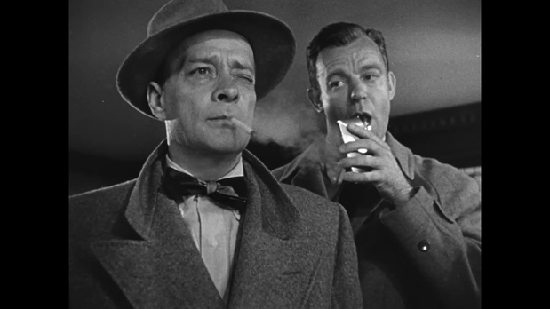 Robert Keith et Dennis O'Keefe dans le film à mystère policier Woman on the run (Dans l'ombre de San Francisco, 1950) de Norman Foster Robert Keith et Dennis O'Keefe dans le film à mystère policier Woman on the run (Dans l'ombre de San Francisco, 1950) de Norman Foster