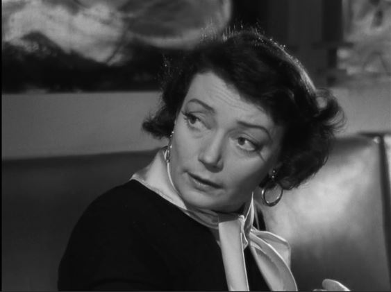 Lila Kedrova dans le film policier Razzia sur la chnouf (1955) de Henri Decoin