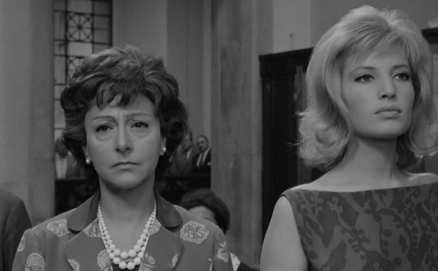 Monica Vitti et Lilla Brignone dans le film franco-italien L'eclisse (L'éclipse, 1962) de Michelangelo Antonioni