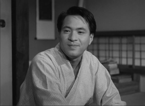 Shôji Yasui dans la comédie familiale japonaise 月は上りぬ (La lune s'est levée, 1955) de 田中 絹代 (Kinuyo Tanaka)