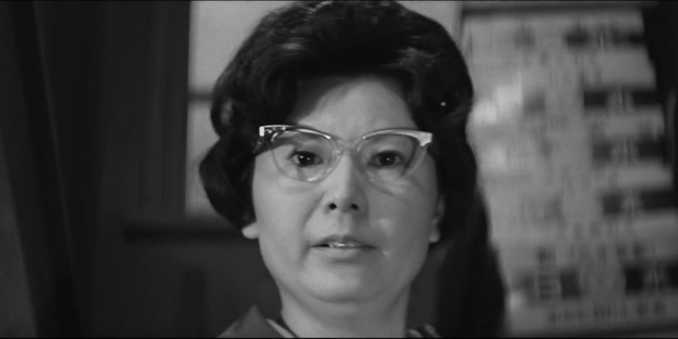 Chieko Nakakita dans le drame cinématographique 女ばかりの夜 (La nuit des femmes, 1961) de 田中 絹代 (Kinuyo Tanaka)