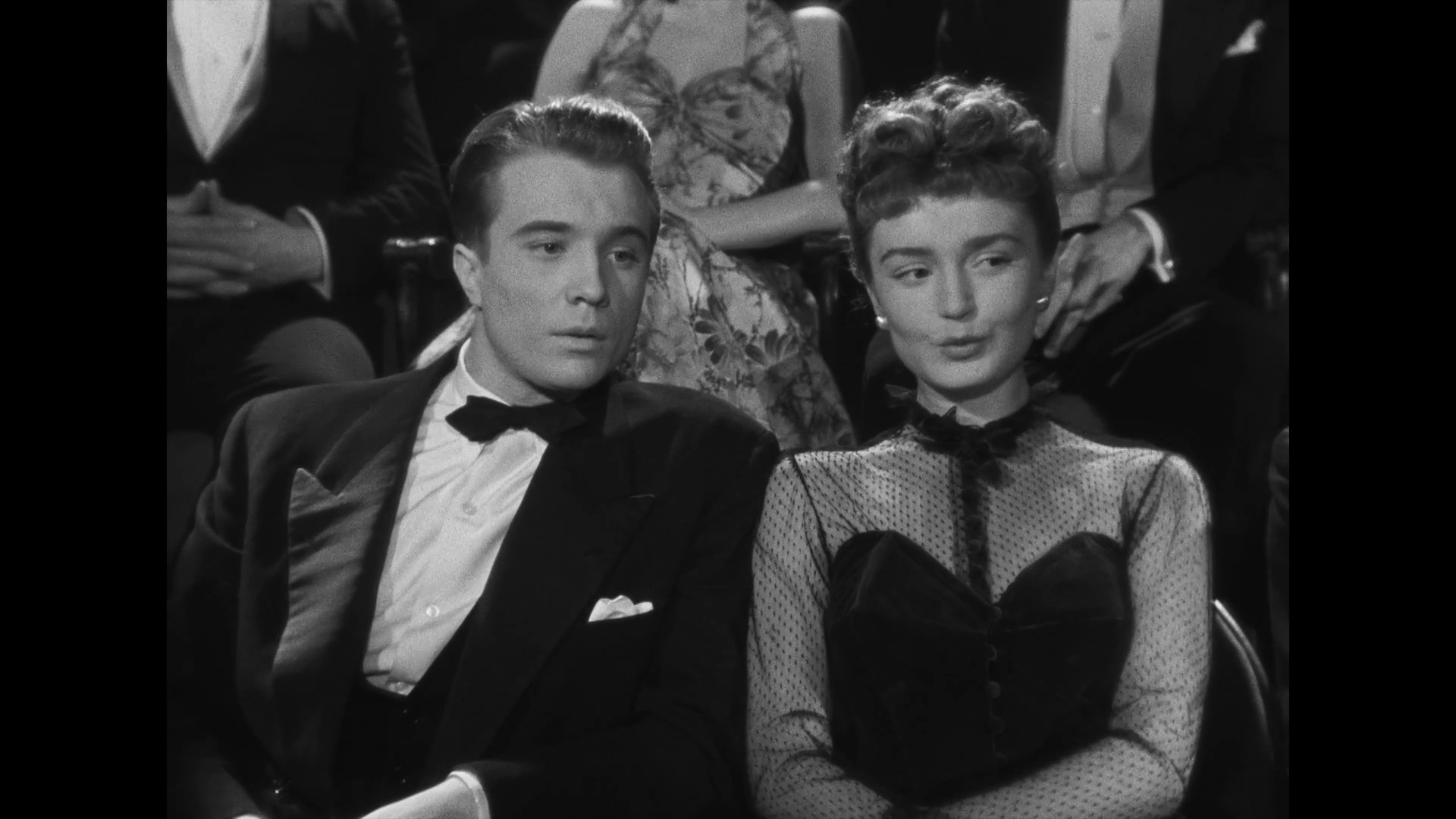 Philippe Lemaire et Brigitte Auber dans la comédie dramatique Les amoureux sont seuls au monde (1948) de Henri Decoin