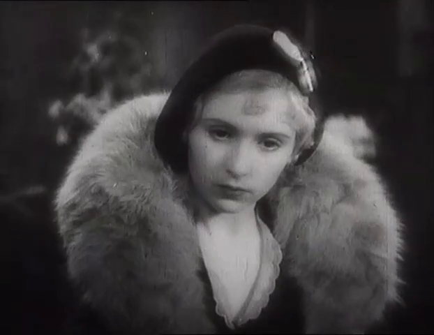 Josette Day dans le film franco-allemand Allô Berlin ? Ici Paris ! (1932) de Julien Duvivier