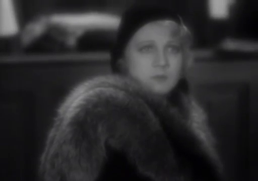 Huguette Duflos dans le film Le mystère de la chambre jaune (1930) de Marcel L'Herbier