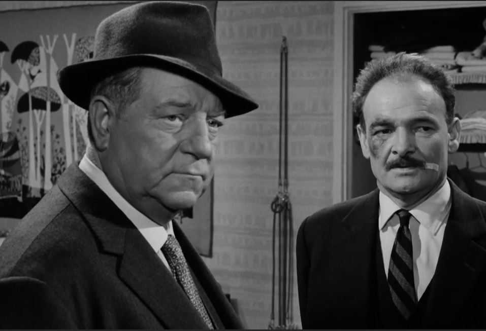 Jean Gabin et Guy Decomble dans le film policier Maigret voit rouge (1963) de Gilles Grangier