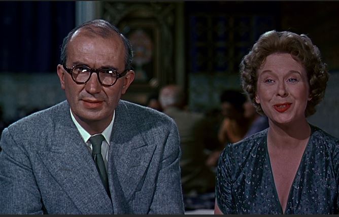 Bernard Miles et Brenda de Banzie dans le film d'espionnage The man who knew too much (L'homme qui en savait trop, 1956) d'Alfred Hitchcock