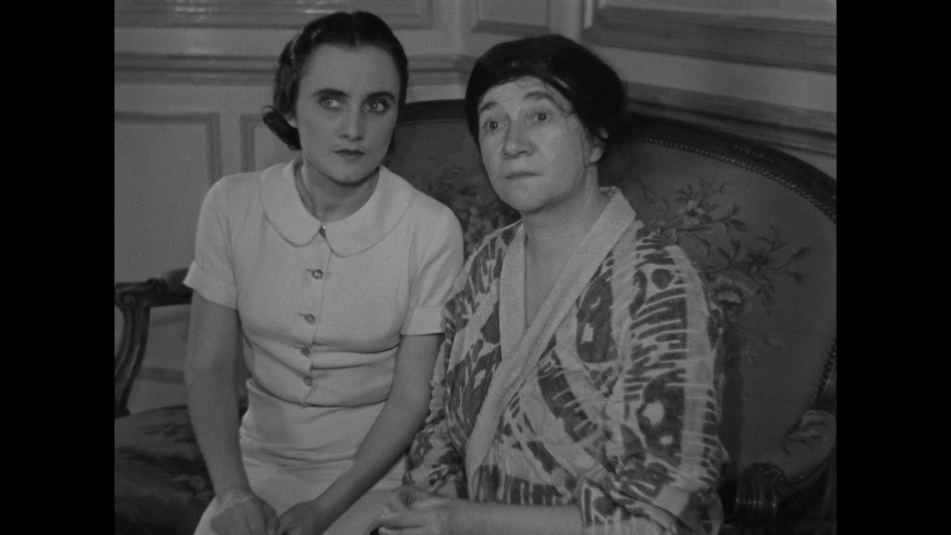 Mademoiselle Laydeker et Pauline Carton dans le film Le roman d'un jeune homme pauvre (1935) d'Abel Gance