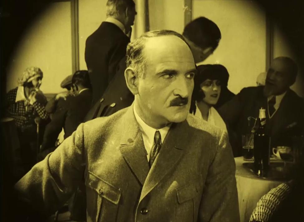 Magnus Stifter dans le film Mister Radio (1924) de Nunzio Malasomma