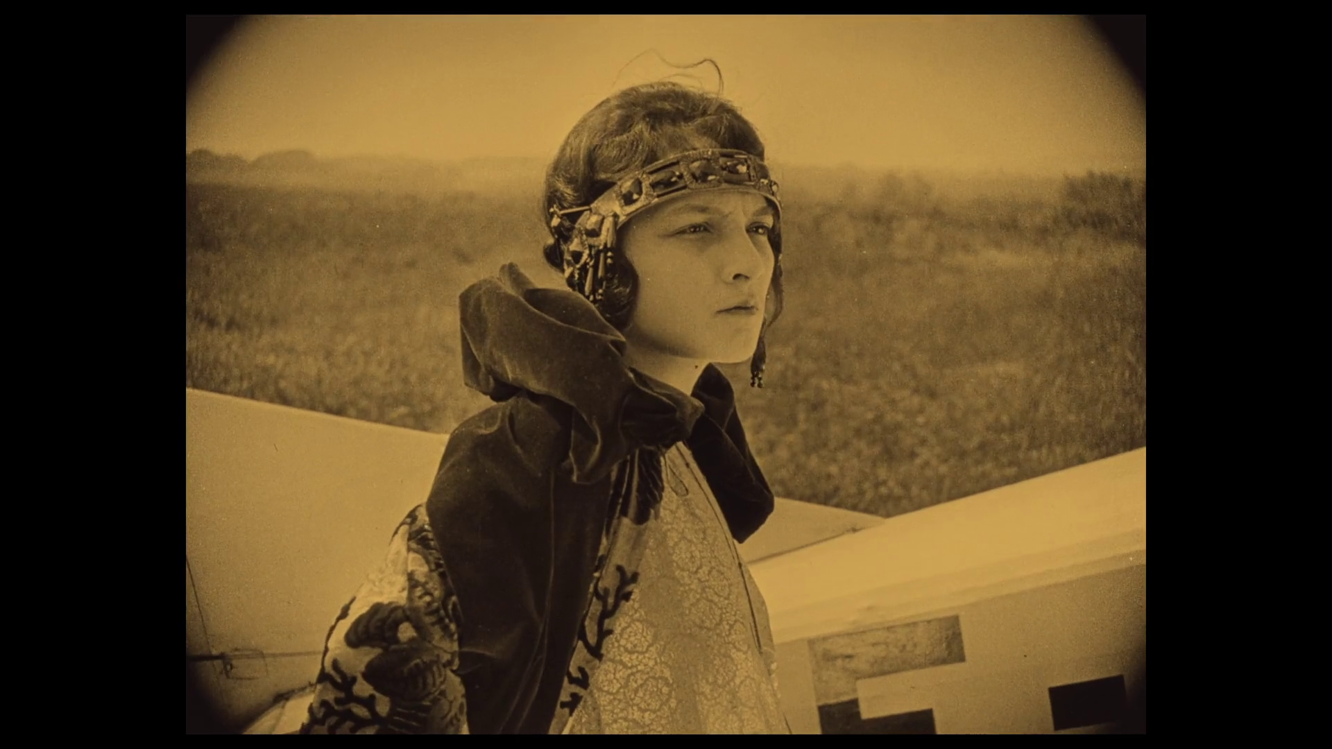 Mary Harald dans L'autre aile (1923) de Henri Andréani