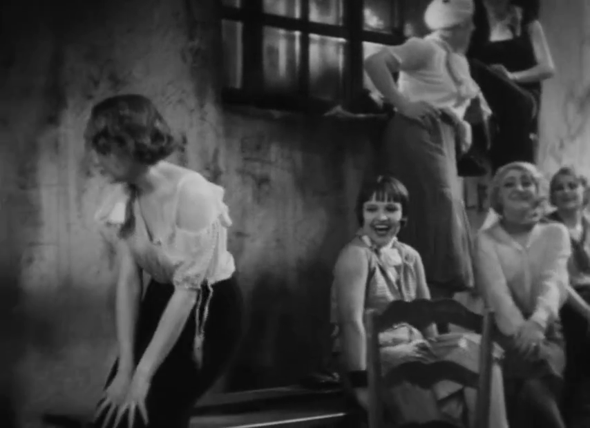 Alice Field et Ginette Leclerc dans le film français Cette vieille canaille (1933) d'Anatole Litvak