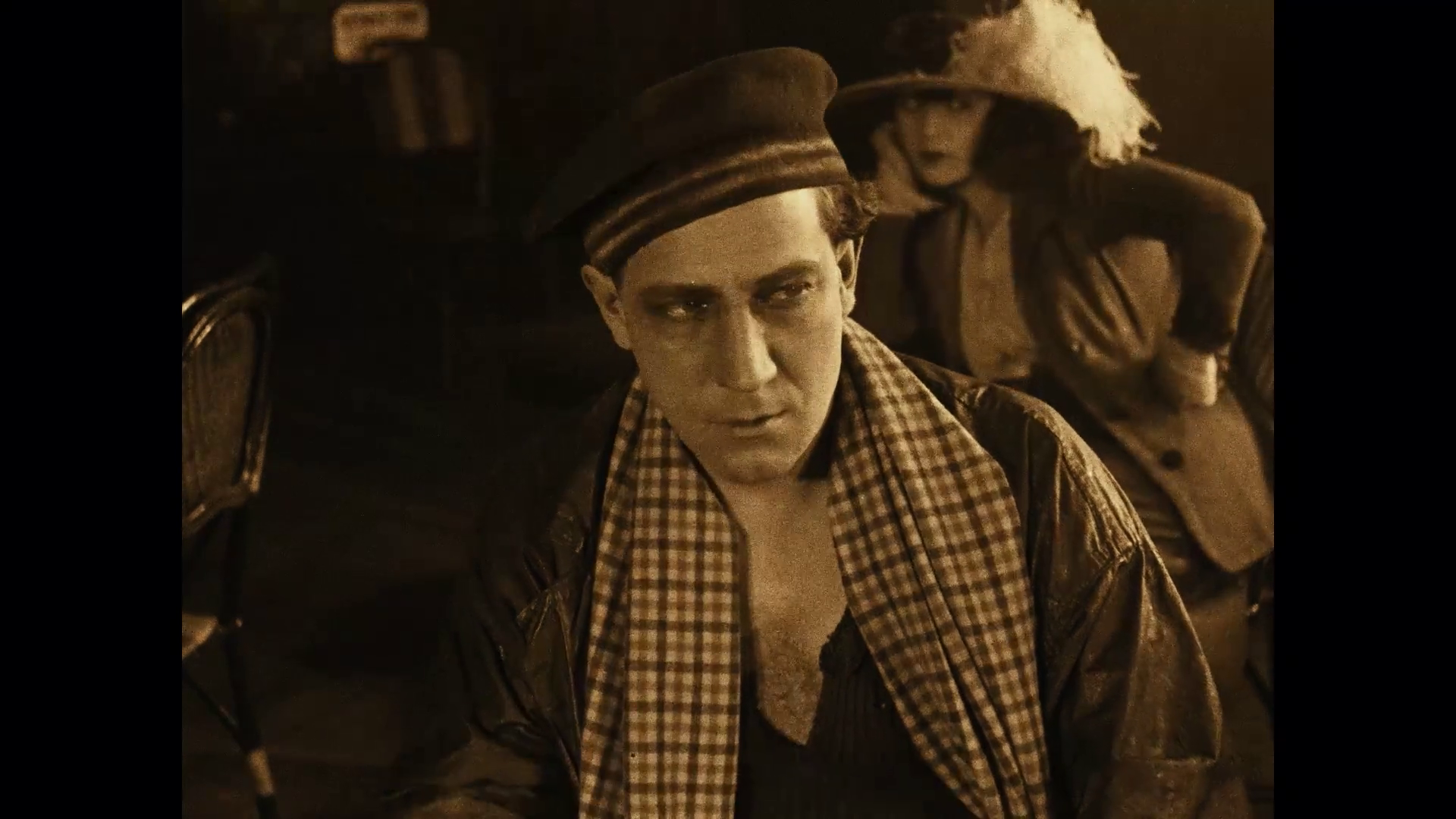 Edmond Van Daële dans le film muet français Fièvre (1921) de Louis Delluc