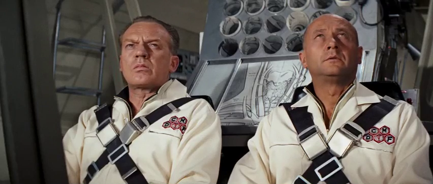 Arthur Kennedy et Donald Pleasence dans le film Fantastic voyage (Le voyage fantastique, 1966) de Richard Fleischer