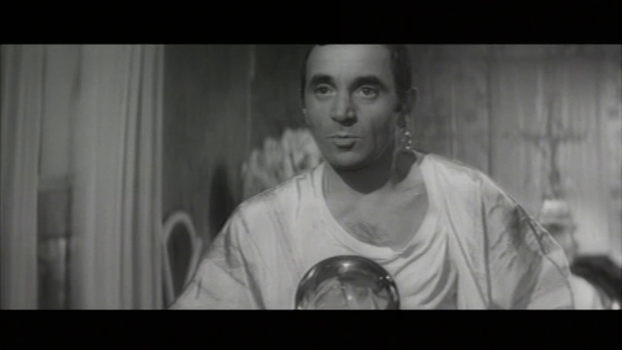 Charles Aznavour dans le film La métamorphose des cloportes (1965) de Pierre Granier-Deferre