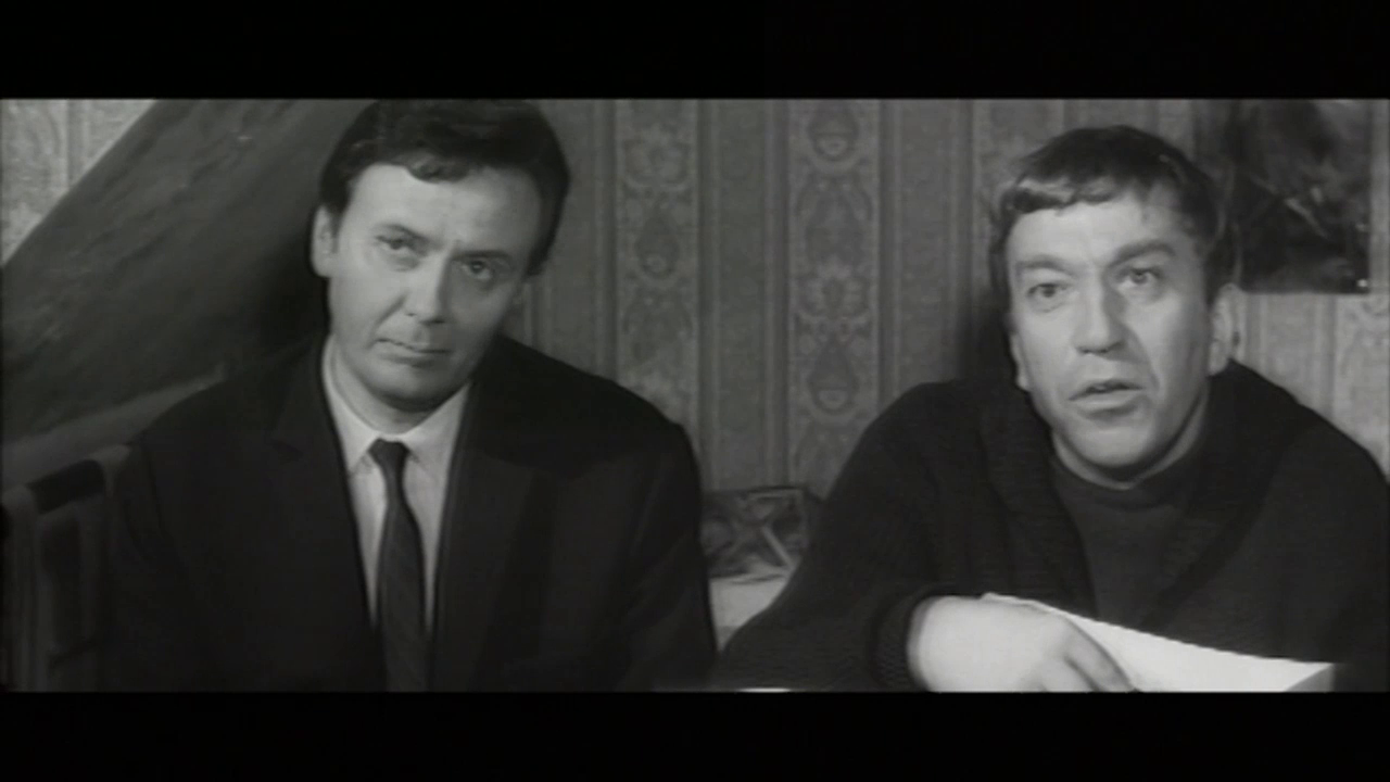 Maurice Biraud et Georges Geret dans le film La métamorphose des cloportes (1965) de Pierre Granier-Deferre