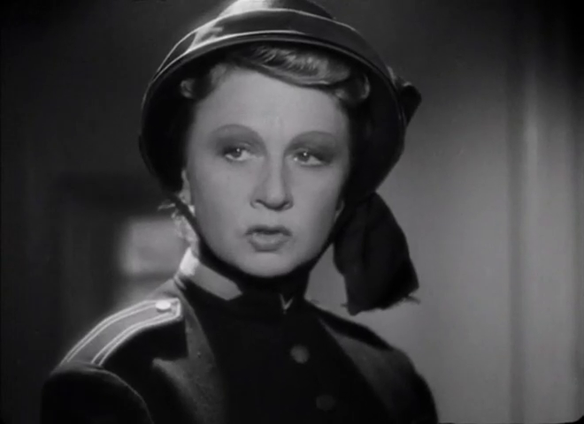 Valentine Tessier dans le film fantastico-dramatique La charrette fantôme (1939) de Julien Duvivier
