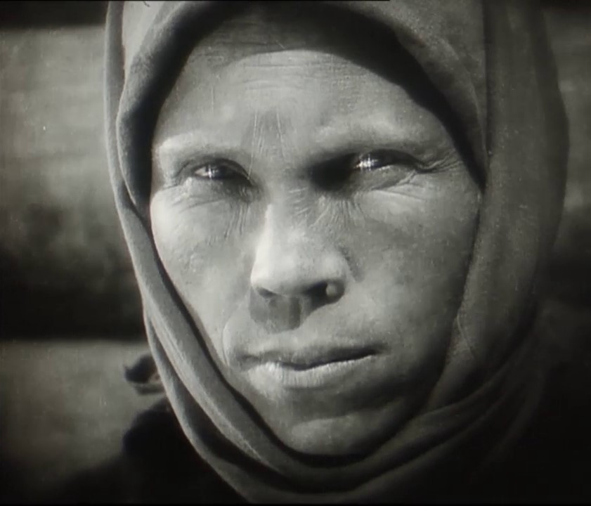 Marfa Lapkina dans Генеральная линия (La ligne générale, 1929) de Сергей Михайлович Эйзенштейн (Sergueï Mikhaïlovitch Eisenstein) et Григорий Василевич Александров (Grigori Alexandrov)