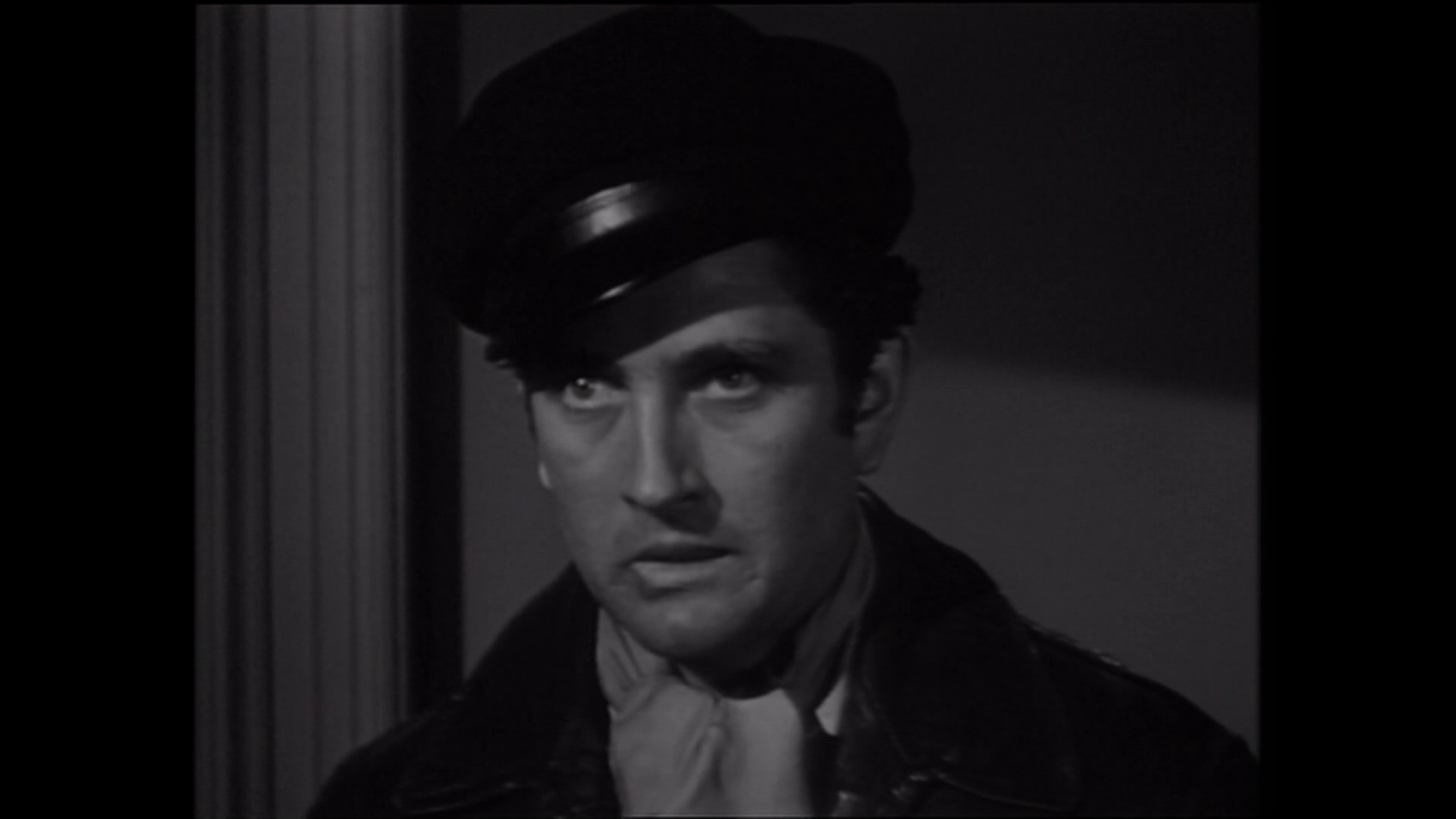 John Barrymore Jr (alias John Drew Barrymore) dans While the city sleeps (La cinquième victime, 1956) de Fritz Lang