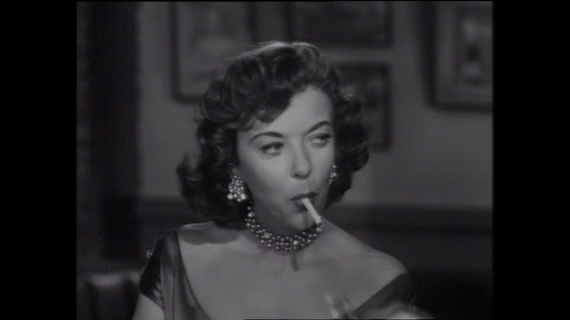 Ida Lupino dans While the city sleeps (La cinquième victime, 1956) de Fritz Lang