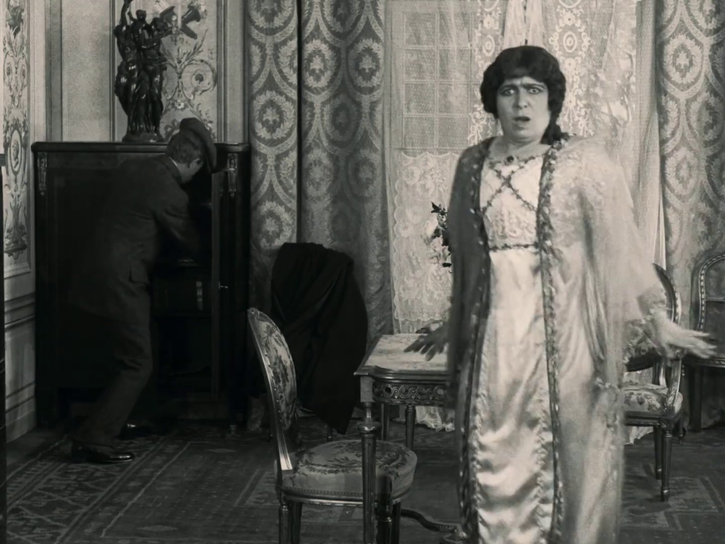 Renée Carl dans le film muet à épisodes Fantômas (1913/1914) de Louis Feuillade