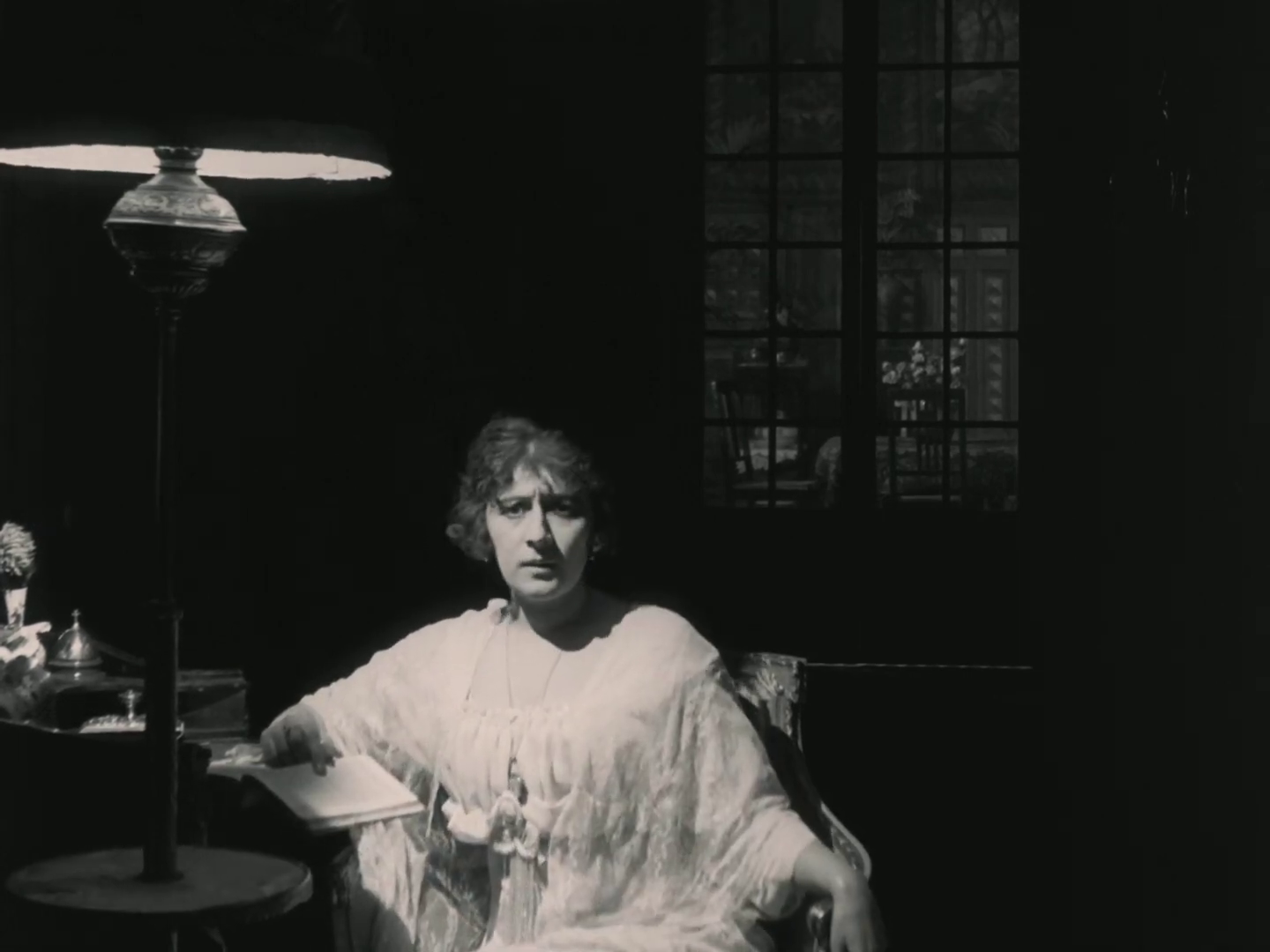 Germaine Pelisse est la marquise de Tergall dans le film à épisodes Fantômas (1913/1914) de Louis Feuillade