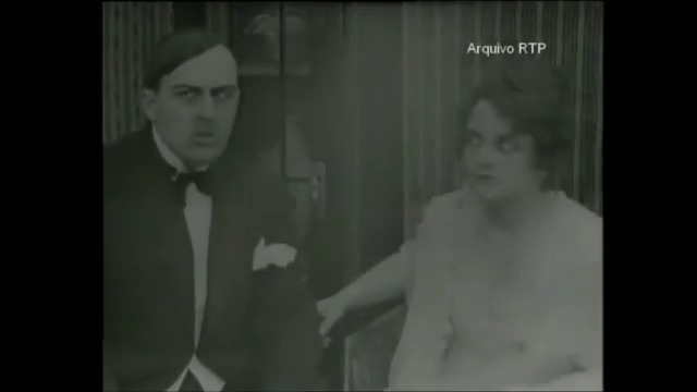Etelvina Serra et Erico Braga dans le film muet portugais A rosa do Adro (Le roman de Rose, 1919) de Georges Pallu
