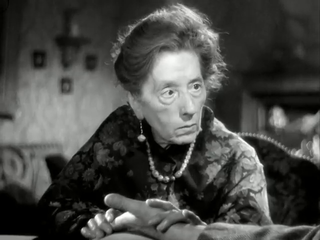 Gabrielle Fontan dans le film fantastique La main du diable (1943) de Maurice Tourneur