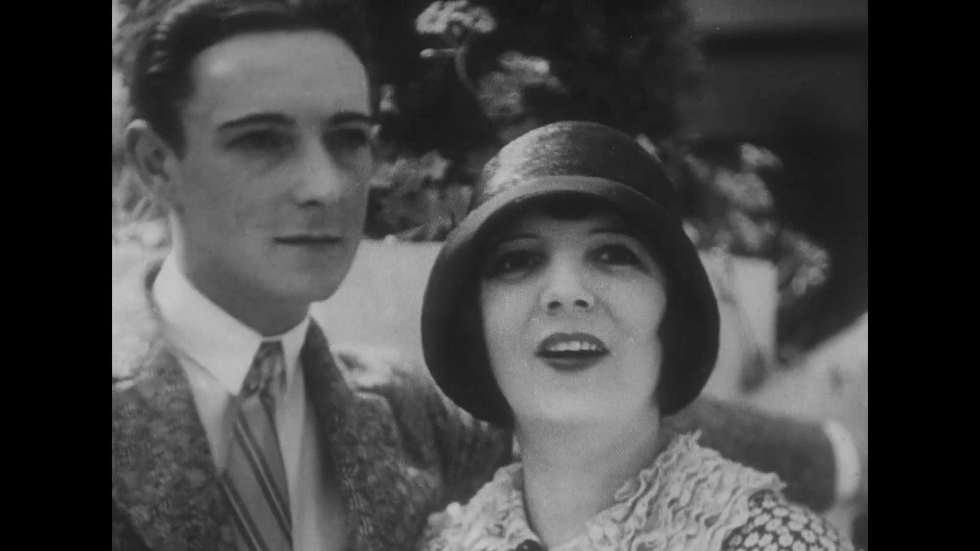 René Ferté et France Dhélia  dans le film muet français Sa tête (1929) de Jean Epstein