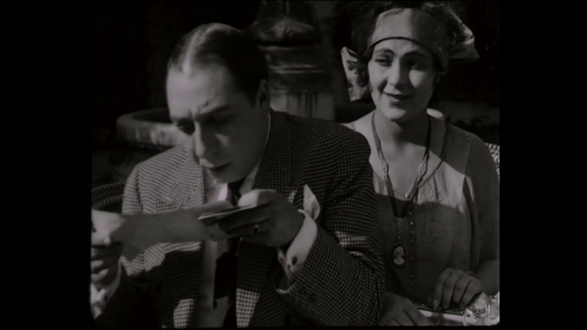 Dimitri Buchowetzki dans le film muet français L'angoissante aventure (1920) de Yakov Protazanov
