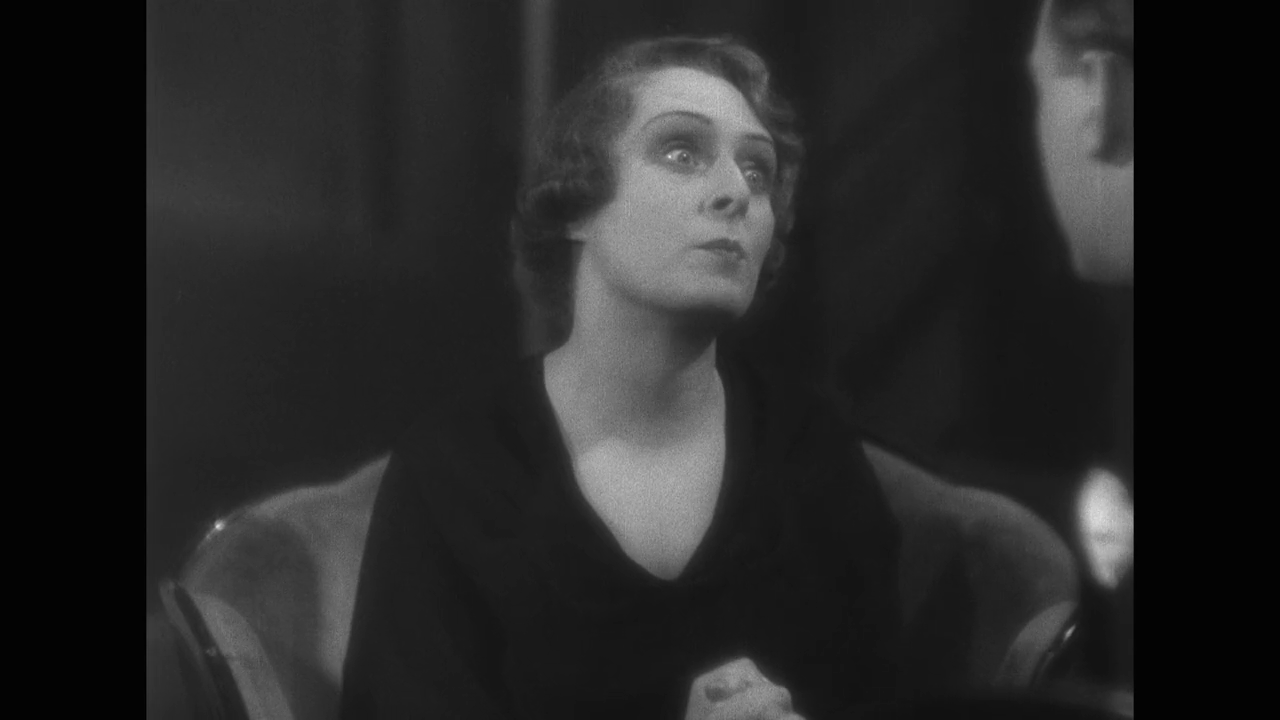 Janine Ronceray dans le film à mystère Méphisto (1931) de Henri Debain et Nick Winter