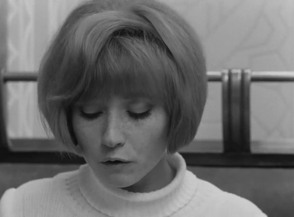 Marlène Jobert dans Masculin féminin (1966) de Jean-Luc Godard