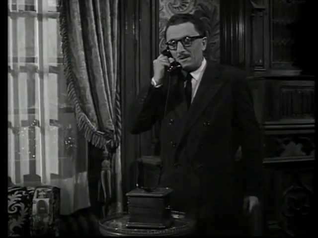 Léonce Corne dans le film Le mystère de la chambre jaune (1949) de Henri Aisner