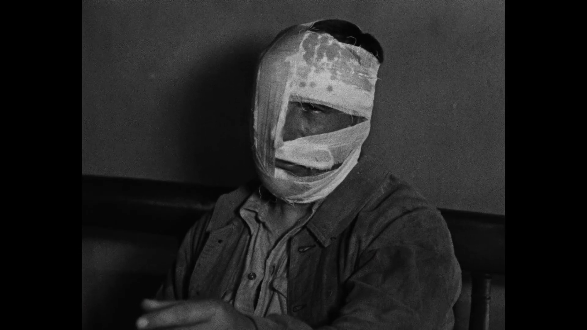 Charles Vanel dans le film muet Dans la nuit (1930) de Charles Vanel